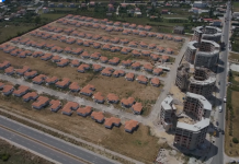 FOTOT/ Lagjja ‘Rilindja’ në Fushë-Krujë, ku do të hyjnë në shtëpitë e reja 1200 banorë