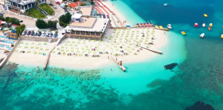 “Shqiptarët, tmerrësisht mikpritës”/ Reportazhi i francezes: Vend fantastik! Dhërmiu e Palasa ngjajnë si Ibiza