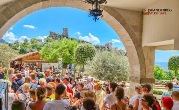 Rekord absolut/ Ja shifra marramendëse që shpenzuan turistët gjatë verës në Shqipëri