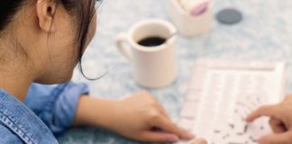 Shtatë shenja që tregojnë se jeni më të zgjuar nga sa mendoni