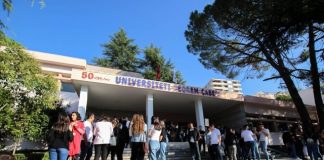 Universiteti i Gjirokastrës heq taksën e regjistrimit në degën e Mësuesisë