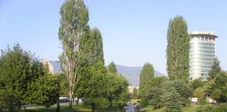 FOTOT – Sezoni i reshjeve, aksion për pastrimin e Lanës në Tiranë