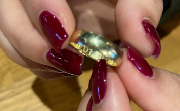 Gjeti një unazë të madhe floriri, Shqipresa jep shembullin frymëzues (FOTO)