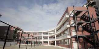 FOTOT/ Një tjetër shkollë model hap dyert për nxënësit në Tiranë