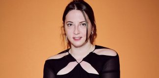 Stilistja shqiptare Nensi Dojaka, fituese e çmimit prestigjioz “British Fashion Award”