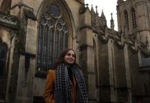 Njihuni me Donikën, vajzën nga Dibra që u diplomua në ‘Universitetin e Bristolit’ si studentja më e mirë