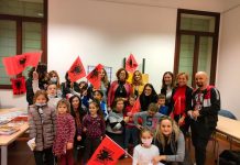 Foto dite/ Ora e parë e mësimit në klasën e gjuhës shqipe në Padova