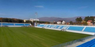 FOTOT/ Stadiumi i ri i Kukësit, përfundon shtrimi i tapetit të gjelbër