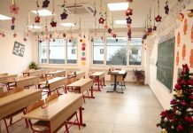 FOTOT/ Një shkollë e re model hap dyert për vogëlushët në Krujë