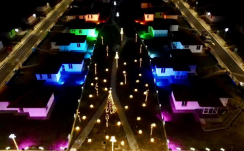 FOTOT/ Banorët gati të futen në banesat e reja, atmosferë festash në lagjen e re në Fushë-Krujë