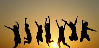 KËSHILLA – Si të rrisni humorin në mënyrë natyrale