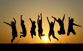 KËSHILLA – Si të rrisni humorin në mënyrë natyrale