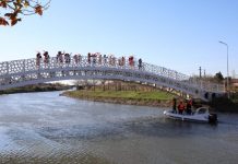 FOTOT/ Përurohen dy urat e këmbësorëve mbi Drin në Lezhë