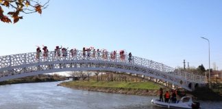 FOTOT/ Përurohen dy urat e këmbësorëve mbi Drin në Lezhë