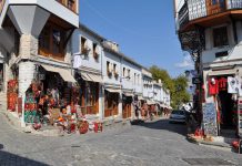 Kthim në identitet për rrugët e kalldrëmta në Gjirokastër