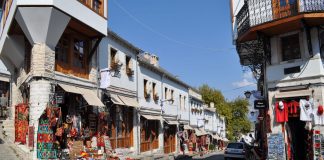 Kthim në identitet për rrugët e kalldrëmta në Gjirokastër