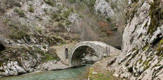 FOTOT/ Një mrekulli 300 vjeçare, vizitoni përmes këtyre imazheve Urën e Vashës