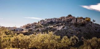 FOTO/ Turistë italianë dhe francezë zgjedhin Qeparoin këtë fillim viti