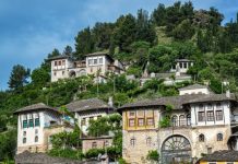 Media prestigjioze The Guardian: Turistët britanikë preferojnë Shqipërinë