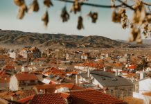 FOTO/ Korça shkëlqen, restaurohen 80 banesa të vjetra