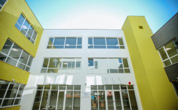 FOTOT/ Mjedis i ri për 477 nxënës, hap dyert shkolla “Haxhi Qira” në Borizanë