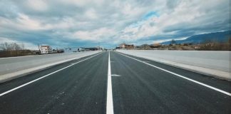 FOTOT/ Përfundon ndërtimi, hapet për qarkullim ura e re e Tapizës