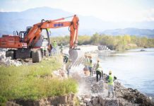 Përfundon ndërtimi i një pjese të argjinaturës mbrojtëse përgjatë Shkumbinit