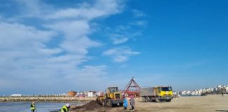 FOTOT/ Pastrohet plazhi, Durrësi gati për sezonin e ri turistik