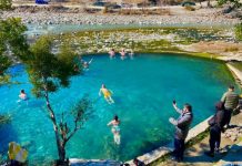 FOTOT/ “Plazh” në dimër, fluks vizitorësh në Ujërat Termale të Bënjës