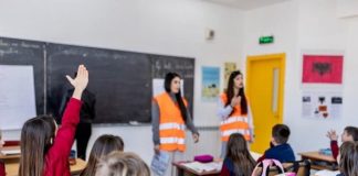 Siguria Rrugore do të jetë pjesë e orëve mësimore në shkollat 9 vjeçare