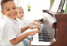 Studimi/ Pse fëmijët që luajnë një instrument muzikor kanë një të ardhme më pozitive