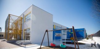 FOTOT/Shkolla 9-vjeçare “Gjergj Kastrioti” në Krujë rihap dyert, ambiente komode për nxënësit