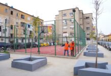 FOTOT/ Nxitja e sportit, ndërtohet një fushë e re basketbolli në Tiranë