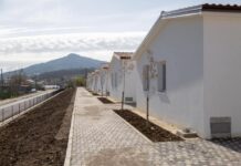 FOTOT/ Përfundojnë banesat e reja edhe për 49 familje në Zall-Herr