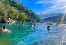 Dhjetëra persona zgjodhën ujërat termale të Bënjës këtë fundjavë, shihni FOTOT
