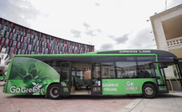 Prezantohet flota e gjelbër e autobusëve elektrikë, së shpejti me bileta elektronike