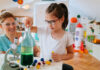 Si ti nxisni fëmijët tuaj që ta duan shkencën dhe pse jo të bëhen shkencëtare