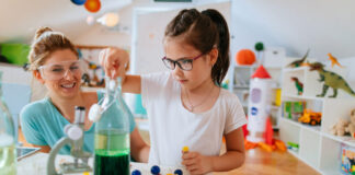 Si ti nxisni fëmijët tuaj që ta duan shkencën dhe pse jo të bëhen shkencëtare