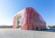 FOTOT/ Kopshti “Lidhja e Prizrenit” në Kamzë fiton çmimin ndërkombëtar të arkitekturës