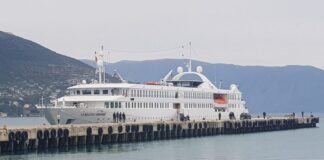 Kroçera “La Belle De L’Adriatique” sjell dhjetëra turistë francezë në Vlorë