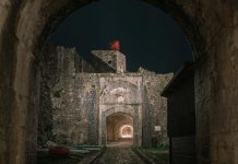 Fotot/ Fluks vizitorësh gjatë prillit në Kalanë e Rozafës