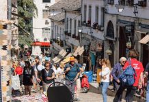 Turistët shpenzuan mbi 400 milionë euro në Shqipëri në 3 muaj