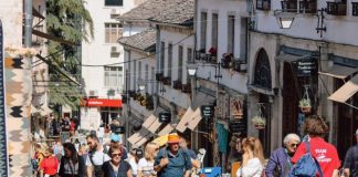 Turistët shpenzuan mbi 400 milionë euro në Shqipëri në 3 muaj