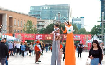 Keni kaluar nga qendra? Ju presin koncerte dhe pjesë teatrore deri në 15 maj