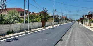 FOTOT/ Investime në rrugët e brendshme në Lushnje