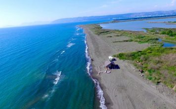 FOTOT/ Laguna e Kune-Vainit, atraksioni i parezistueshëm turistik ku do gjeni gjithçka