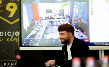 FOTO/ Shqiptari që revolucionarizoi arsimin në listën e Forbes, mes 30 të rinjve më të famshëm në botë