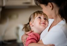 Studimi në Shqipëri: Një nënë e fuqizuar rrit fëmijë të fuqizuar