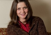 Poetja Luljeta Lleshanaku merr çmimin ”Poeti Evropian i Lirisë”