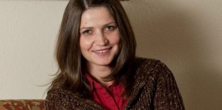 Poetja Luljeta Lleshanaku merr çmimin ”Poeti Evropian i Lirisë”